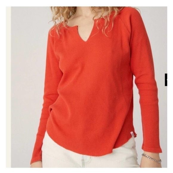 Daydreamer Solid Notch Neck Thermal in Burnt Red Pigment - Picture 1 of 6